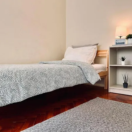 Charming 3 Bedrooms Apartment, Cool Neighbourhood * Lisbona