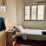 アパート Charming 3 Bedrooms Apartment, Cool Neighbourhood リスボン