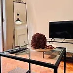 Charming 3 Bedrooms Apartment, Cool Neighbourhood Lägenhet *