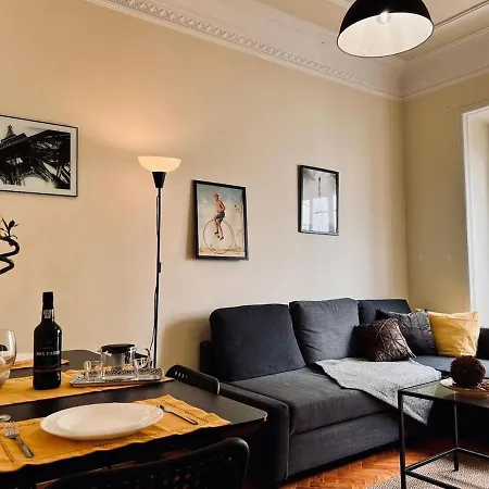 Charming 3 Bedrooms Apartment, Cool Neighbourhood Lägenhet *