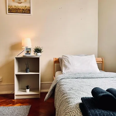 Charming 3 Bedrooms Apartment, Cool Neighbourhood Apartmán