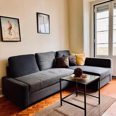 Charming 3 Bedrooms Apartment, Cool Neighbourhood Apartmán *