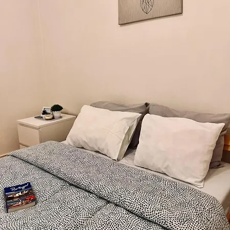 Apartmán Charming 3 Bedrooms Apartment, Cool Neighbourhood *