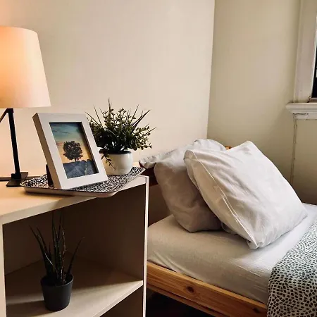 Charming 3 Bedrooms Apartment, Cool Neighbourhood Lägenhet
