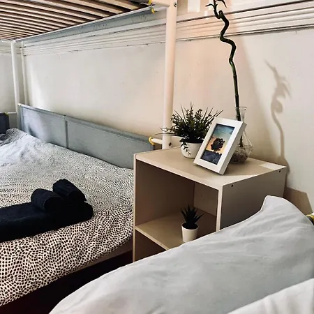 Charming 3 Bedrooms Apartment, Cool Neighbourhood * Lisboa