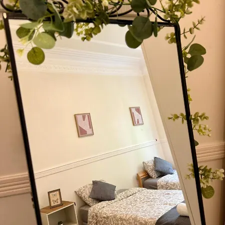 Charming 3 Bedrooms Apartment, Cool Neighbourhood * Lisbon