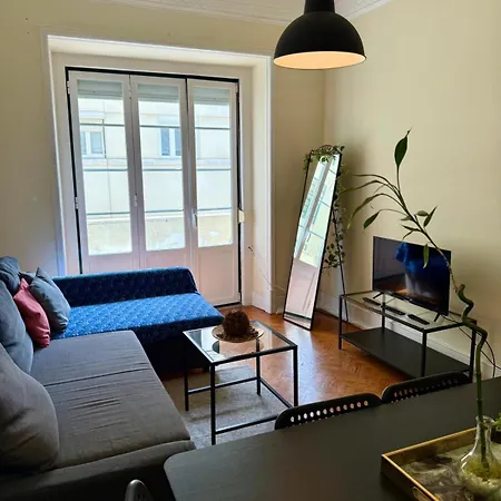Charming 3 Bedrooms Apartment, Cool Neighbourhood Lägenhet