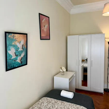 Charming 3 Bedrooms Apartment, Cool Neighbourhood Apartment Lisbon