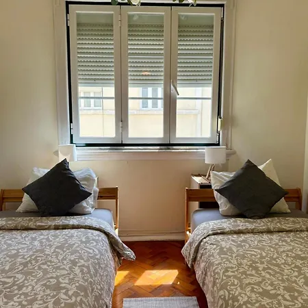 Charming 3 Bedrooms Apartment, Cool Neighbourhood Lägenhet Lisboa