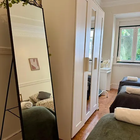 Apartment Charming 3 Bedrooms Apartment, Cool Neighbourhood *
