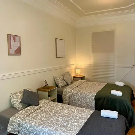Charming 3 Bedrooms Apartment, Cool Neighbourhood * Lisbon