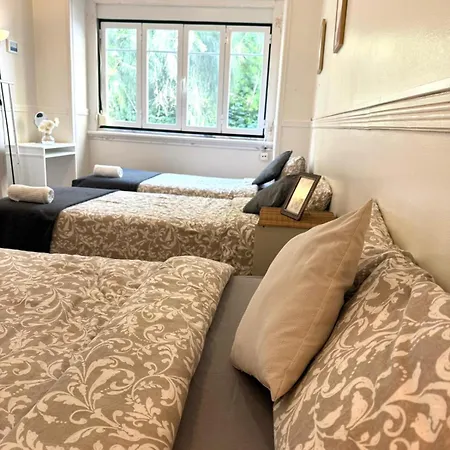 Charming 3 Bedrooms Apartment, Cool Neighbourhood Lägenhet