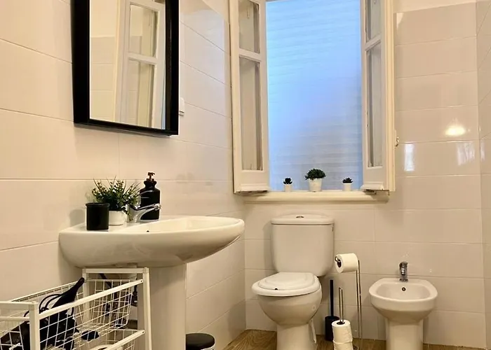 Charming 3 Bedrooms Apartment, Cool Neighbourhood דירה ליסבון