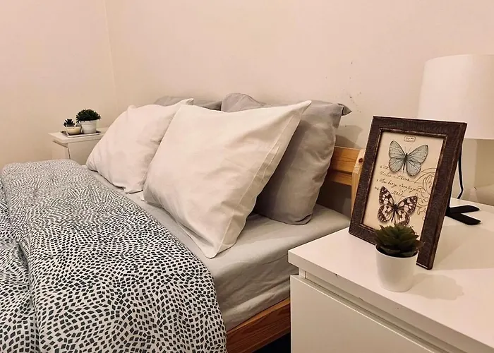 Charming 3 Bedrooms Apartment, Cool Neighbourhood ליסבון
