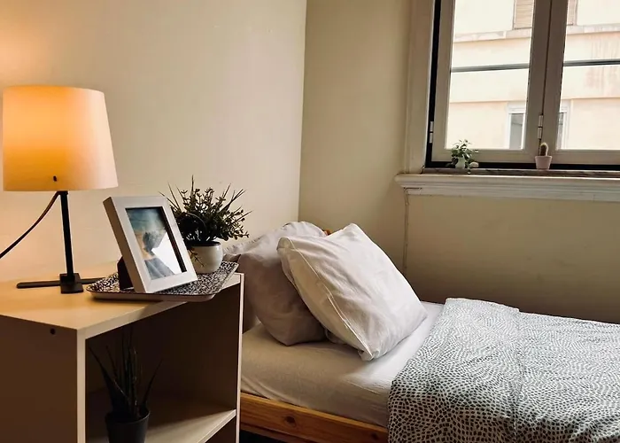 דירה Charming 3 Bedrooms Apartment, Cool Neighbourhood ליסבון