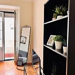 Charming 3 Bedrooms Apartment, Cool Neighbourhood Лиссабон