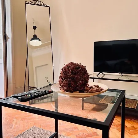 Charming 3 Bedrooms Apartment, Cool Neighbourhood Apartman *