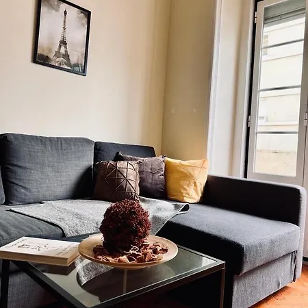 Charming 3 Bedrooms Apartment, Cool Neighbourhood Apartman